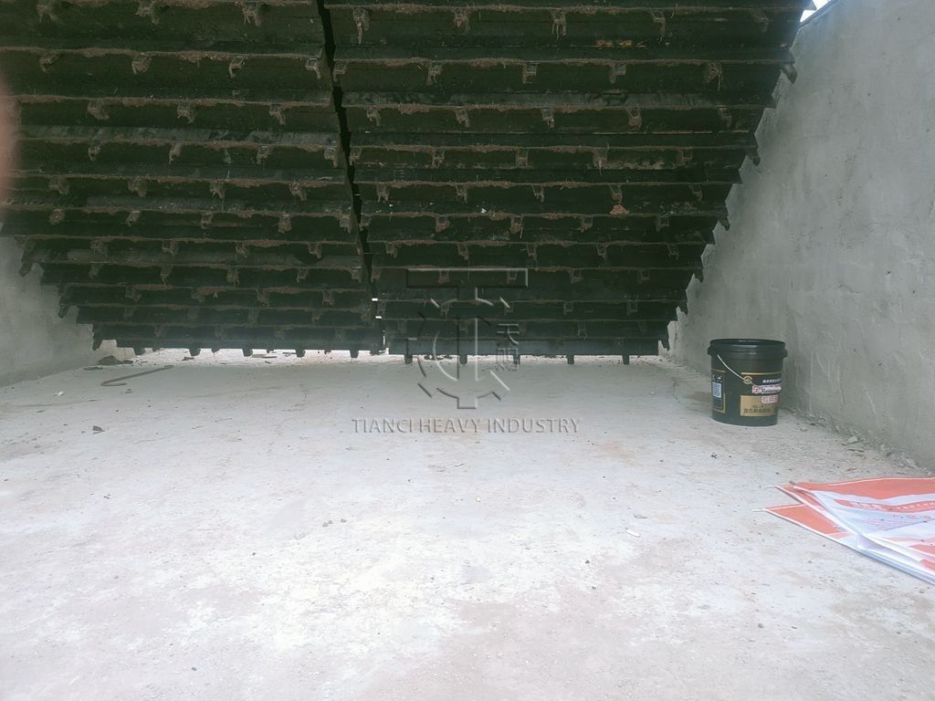 ফার্ম পোল্ট্রি ময়দা চেইন প্লেট টাইপ কম্পোস্ট টার্নার প্রাকৃতিক সার জন্য