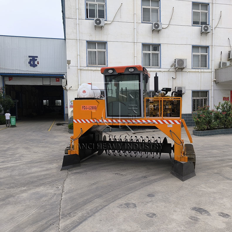 Natural Organic Fertilizer Composting Solutions: Groove Type Compost Turner,  Windrow Turner & Fermentation Tank_China